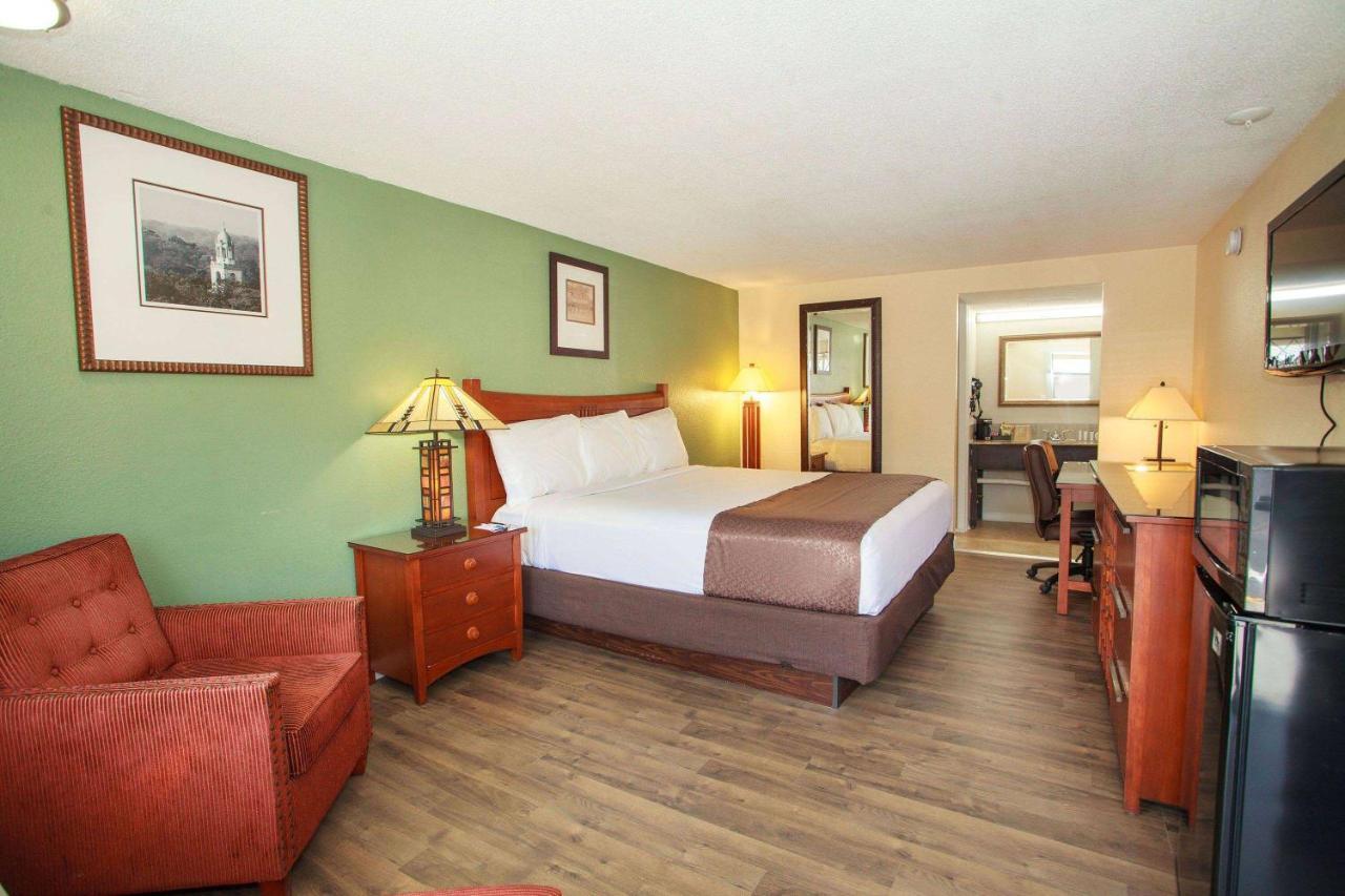 Travelodge By Wyndham Macon West Exterior photo